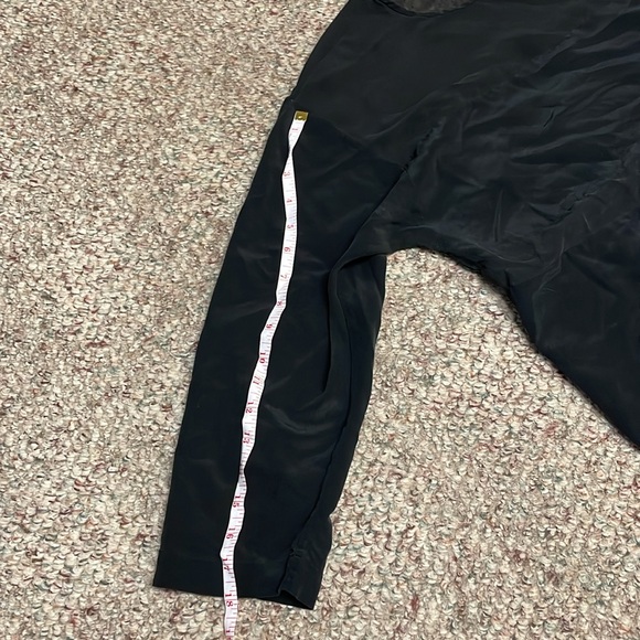 Trina Turk 100% silk top - Picture 8 of 9